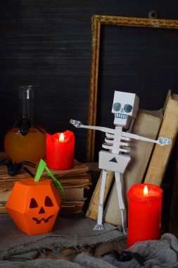 DIY cadılar bayramı dekorasyonu - kabak ve iskelet kağıttan, örümcek. Çocuklar el sanatları parti için. Tatil dekorasyon. Kopya alanı ile tebrik kartı.
