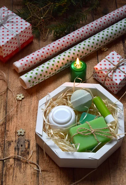 Wrapping Cosmetic Gift Body Cream Bath Bomb Soap Lipstick Composition — Stock Photo, Image