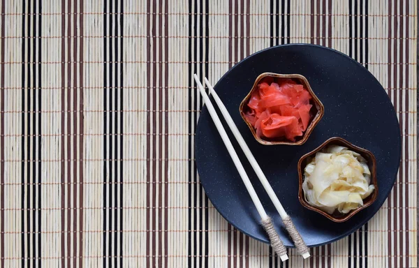 Eingelegte Ingwerscheiben Und Stäbchen Aus Holz Zutat Für Sushi Gesunde — Stockfoto