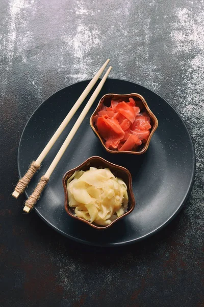 Eingelegte Ingwerscheiben Und Stäbchen Aus Holz Zutat Für Sushi Gesunde — Stockfoto