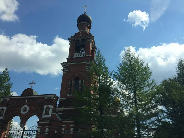 Different churces in Moscow and Moscow area.