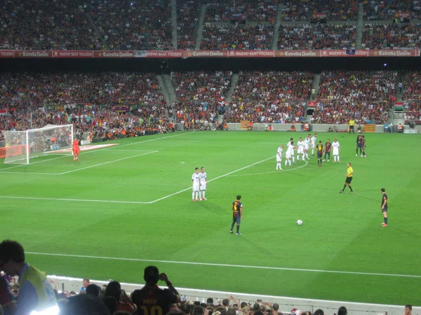 Şehrin, doğanın, sporun, futbolun farklı fotoğrafları.