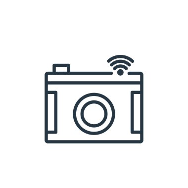 İnternet konseptinden kamera ikonu vektörü. Kamera düzenlenebilir vuruşun ince çizgisi. Web ve mobil uygulamalarda kullanmak için kamera doğrusal işareti, logo, yazdırma ortamı.