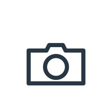 Teknoloji konseptinden kamera ikonu vektörü. Kamera düzenlenebilir vuruşun ince çizgisi. Web ve mobil uygulamalarda kullanmak için kamera doğrusal işareti, logo, yazdırma ortamı.