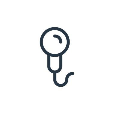 Medya konseptinden mikrofon ikonu vektörü. Düzenlenebilir mikrofon felcinin ince bir çizgisi. Web ve mobil uygulamalarda kullanmak için mikrofon doğrusal işareti, logo, yazdırma ortamı.