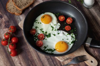 Tavada kızarmış yumurta..