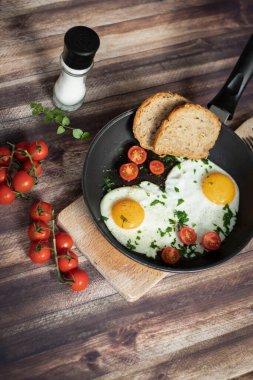 Tavada kızarmış yumurta..