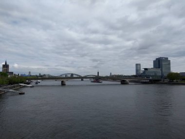 Londra 'da gri gökyüzü