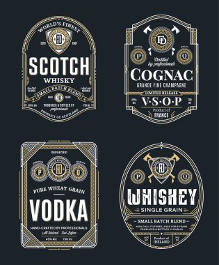 Alkollü içecekler vintage ince çizgi etiket ve ambalaj tasarım şablonları. Scotch viski, konyak, votka ve viski etiketleri. Damlatma iş markalaşma ve kimlik tasarım öğeleri.