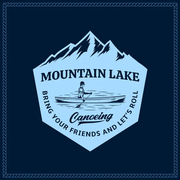 Vector Montanha Lago Canoa Aventuras Acampamento Clube Logotipo Com Canoagem —  Vetores de Stock