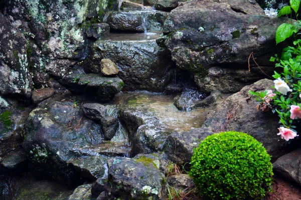 岩石上的水道 — 图库照片