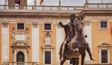 Marcus Aurelius Roma Piazza del Campidoglio içinde Binicilik bronz heykeli