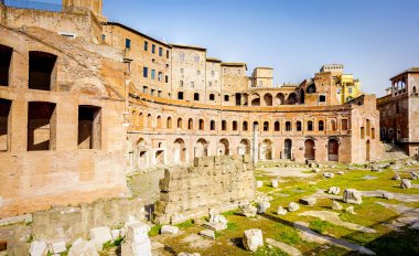 Trajan 'ın Pazarı, İtalya' nın Roma kentinde büyük bir harabe kompleksi.,