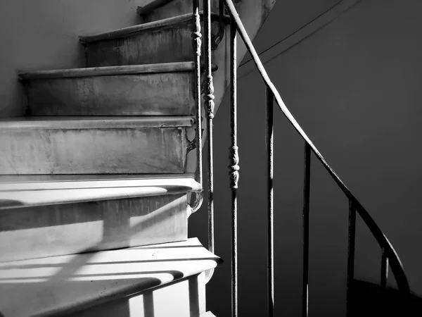 Ancient Spiral Staircase Decorated Iron Handrail Black White Shot — Stock Photo, Image