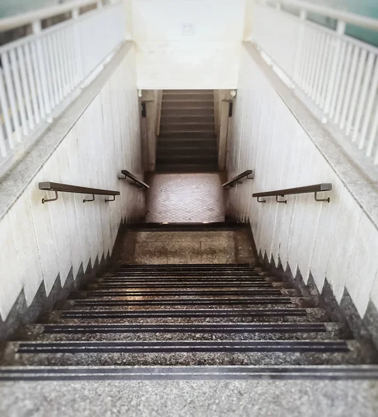 Perspective Vue Escalier Avec Balustrade Fer Balustrade Blanche — Photo