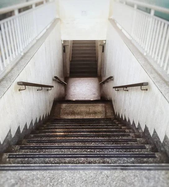 Perspective View Staircase Iron Handrail White Balustrade — Stock Photo, Image