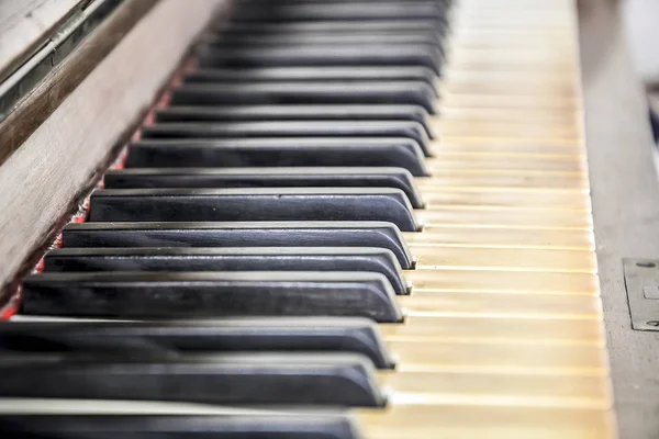 Bir Piyano Klavye Yakın Çekim Alanın Sığ Derin — Stok fotoğraf