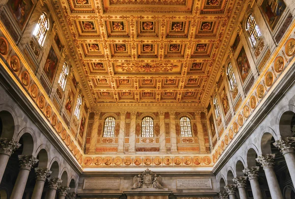 Roma Itália Abril 2017 Teto Ornamentado Dentro Basílica São Paulo — Fotografia de Stock