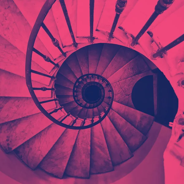 Вид Старинную Винтовую Лестницу Цветной Эффект Дуотона — стоковое фото