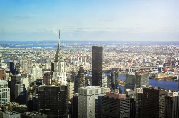 Blick auf die Nordostseite von New York an einem sonnigen Tag — Stockfoto