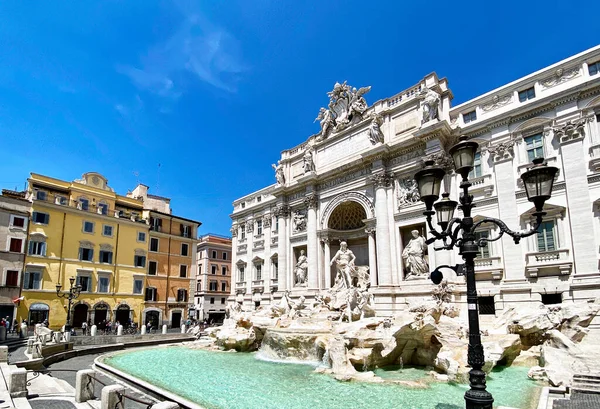 Roma Itália Maio 2020 Fonte Trevi Roma Com Primeiros Turistas — Fotografia de Stock