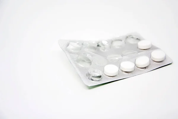 Zużyty Blister Brakującymi Tabletkami Białym Tle Leki Produkty Farmaceutyczne — Zdjęcie stockowe