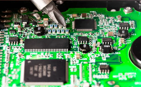 Reparación Una Placa Circuito Impreso Micro Tecnología Reparaciones Componentes Conductores —  Fotos de Stock