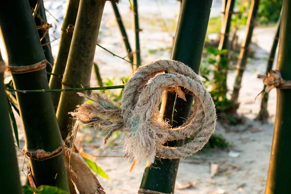 Juta Corda Plástico Arredondada Pendurada Jardim Bambu — Fotografia de Stock