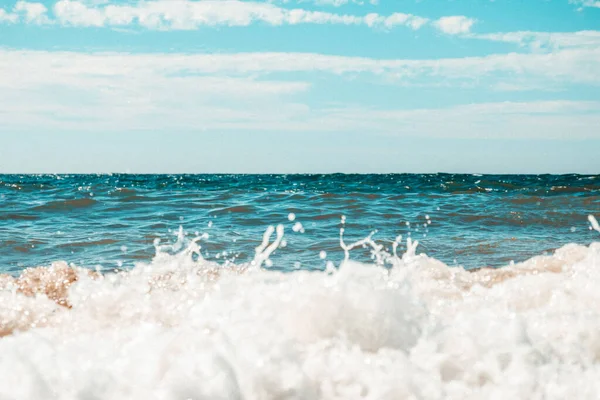Vlny Modrém Moři Pláže Španělsku — Stock fotografie