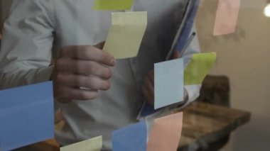 ofiste çalışan genç iş takım