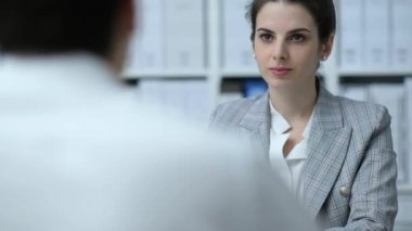 İş Adamları Tokalaşıyor