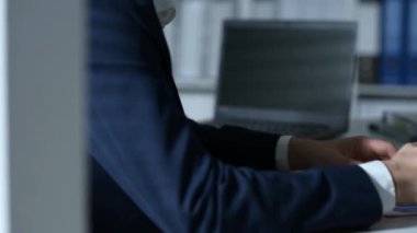 Mali rapor tartışırken iş adamları