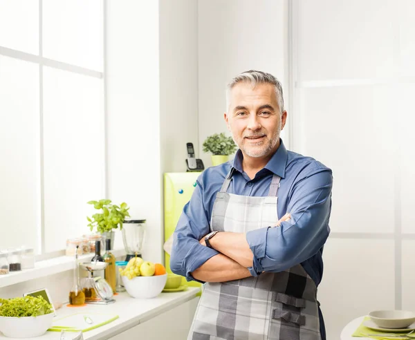 Confident Smiling Man Posing His Kitchen Wearing Apron Posing Arms — Stock Photo, Image