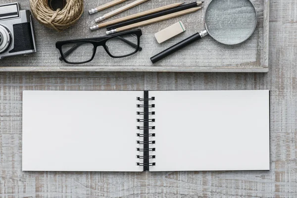 Cuaderno Abierto Con Páginas Blanco Escritorio Creatividad Concepto Planificación Vista —  Fotos de Stock