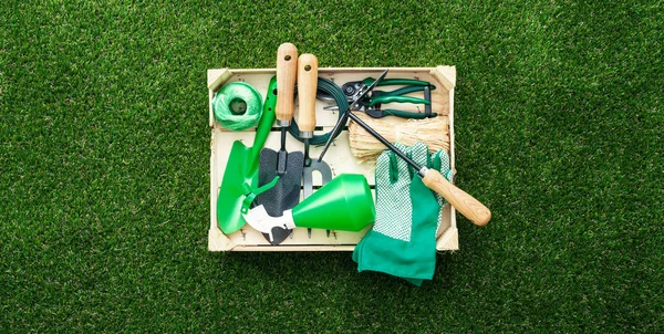 Wooden Crate Gardening Tools Utensils Lush Green Meadow Landscaping Gardening — Stock Photo, Image
