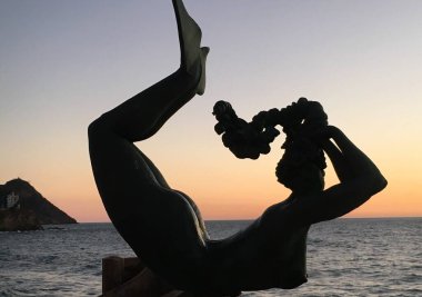Mazatlan tahta yolunda heykel