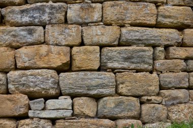 Kuelap, Chachapoya halkının kalıcı mirasını gözler önüne seriyor. Bulutlarda bir kale, tarihin ve doğanın gizemli bir uyum içinde buluştuğu yer..