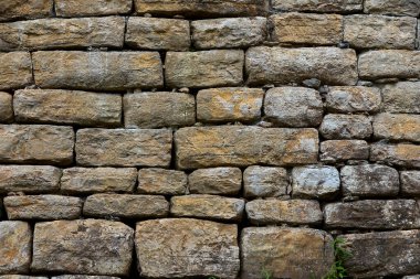 Kuelap, Chachapoya halkının kalıcı mirasını gözler önüne seriyor. Bulutlarda bir kale, tarihin ve doğanın gizemli bir uyum içinde buluştuğu yer..