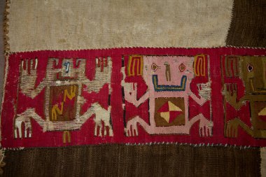 Leymebamba Müzesi, Laguna de los Cndores 'den çıkarılan 200' den fazla Chachapoyas mumyasının sessiz salonlarda dinlendiği yer. Köhne duvarlarından ve ahşap kiremitli çatılarından geçerek tekstil, seramik, quipus ve cenaze demetlerini geçersiniz.