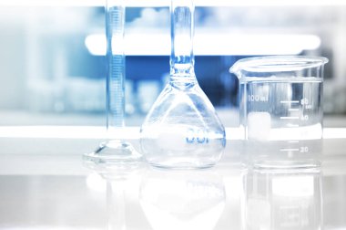 kabı yuvarlak mavi araştırma tıp bilimi Laboratuvarı arka planda şişesi silindir