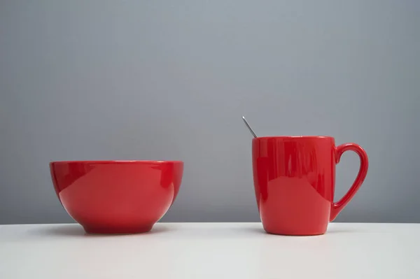 Tigela Cerâmica Vermelha Minimalista Caneca Copo Para Alimentos Bebidas Mesa — Fotografia de Stock