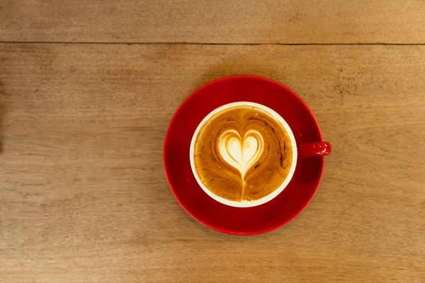 seramik kırmızı coff sıcak içecek kahve cappuccino köpük kalp şekli