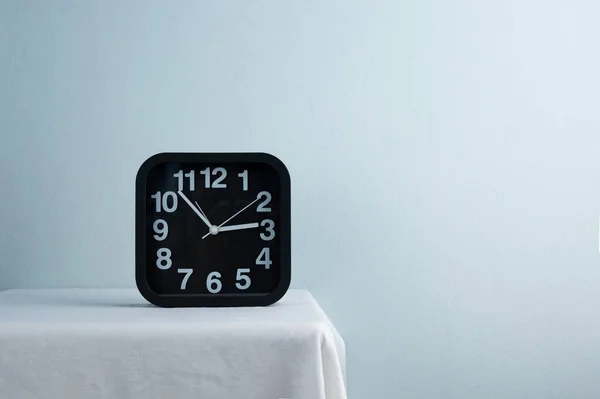 Black White Modern Clock Three Table Light Blue Interior Cozy — Stock Photo, Image