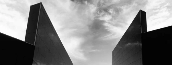 Городская Высокая Абстрактная Архитектура Небом Баннерным Фоном — стоковое фото