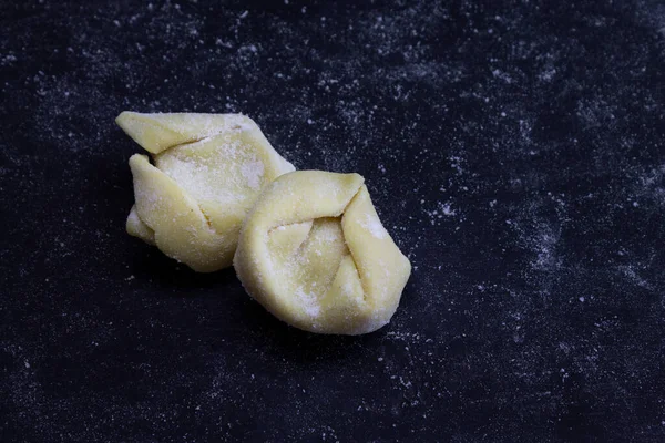 Two Ravioli Floury Dark Background Italian Homemade Healthy Food Concept — Stock Photo, Image