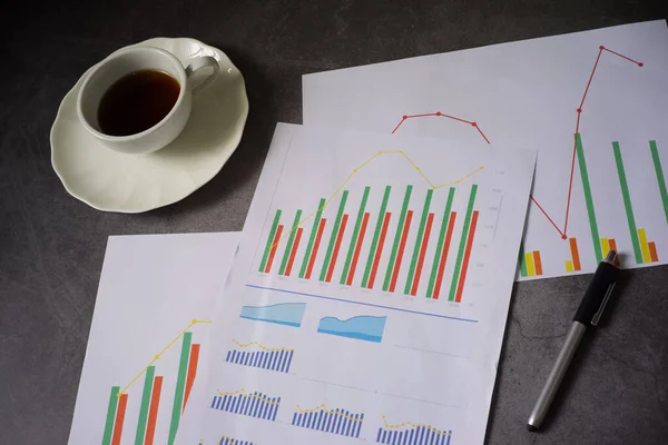 Üzleti Vagy Pénzügyi Elemzési Koncepció Pénzügyi Chart Jelentés Diagram Fehér — Stock Fotó