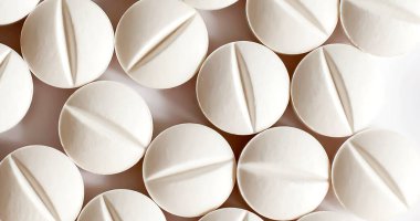 Güvercin arka planı. Haplar. İlaç ve vitaminli tıbbi geçmiş.