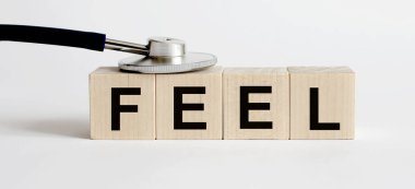 Tahta bloklu tıbbi steteskop. Tıbbi konsept.