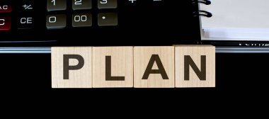 Ahşap blok planı üzerine iş konsepti metni