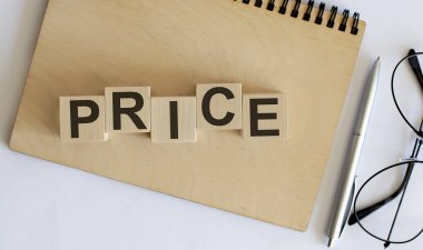 İnovasyon kelimesi iş konsepti için ahşap blok.